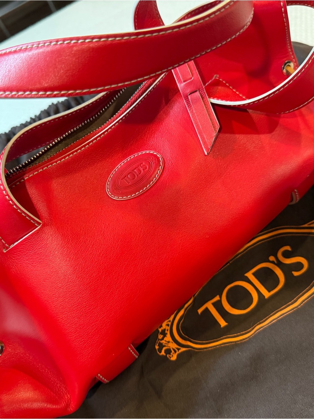 Tod's Red Leather Shoulder Tote